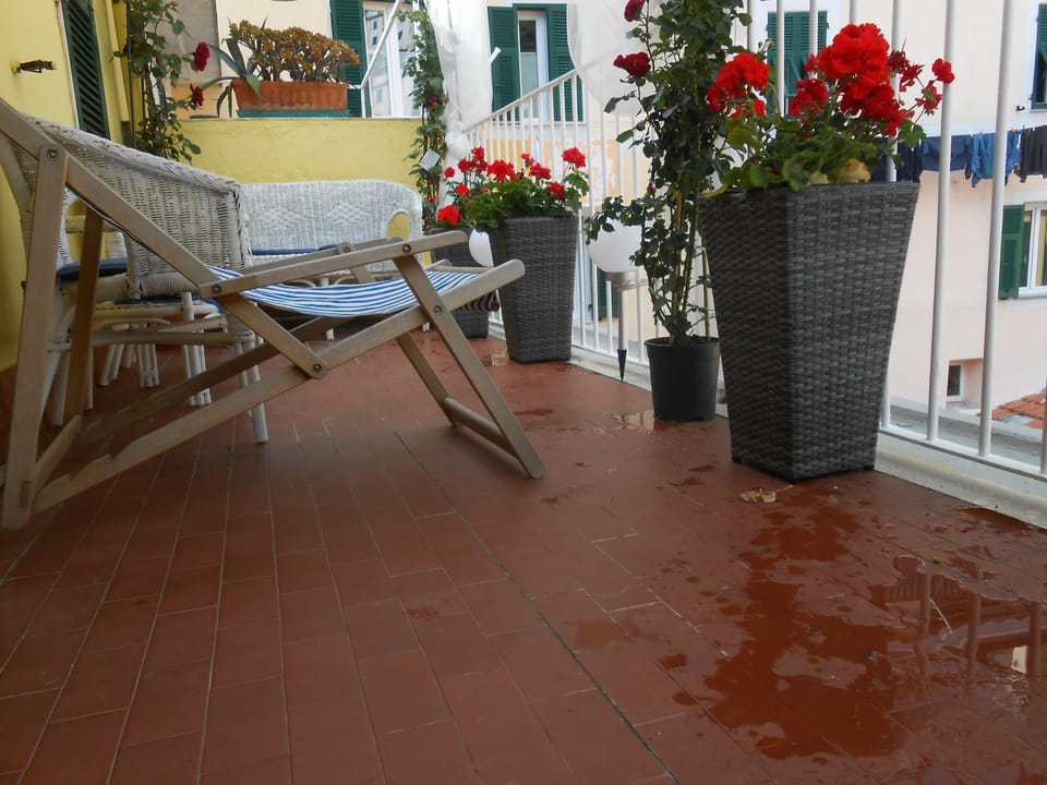 Decorative detail, Seating area