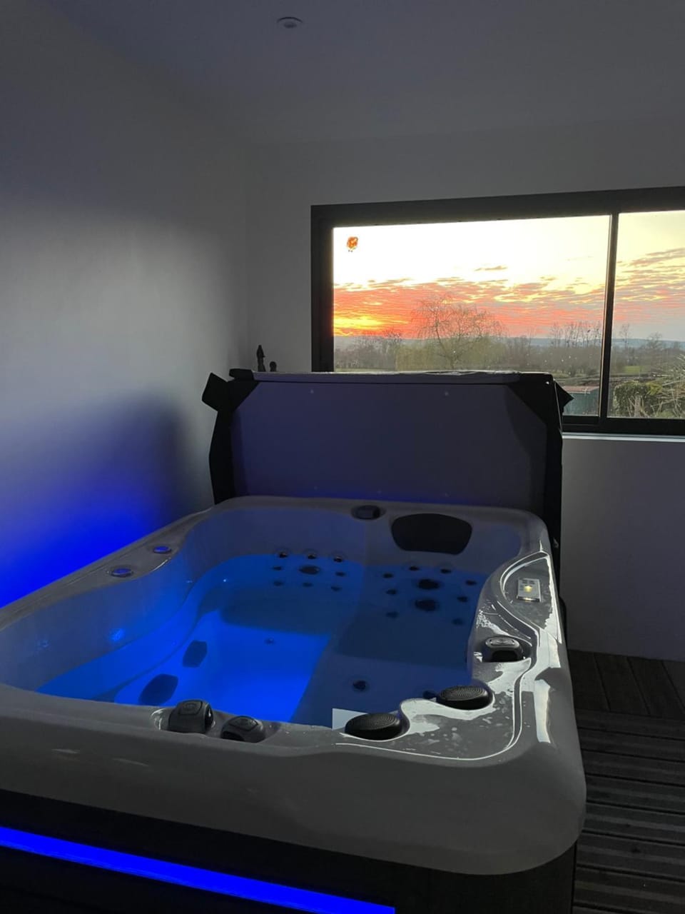 Hot Tub, Hot Tub, Massage, Spa and wellness centre/facilities, Spa and wellness centre/facilities
