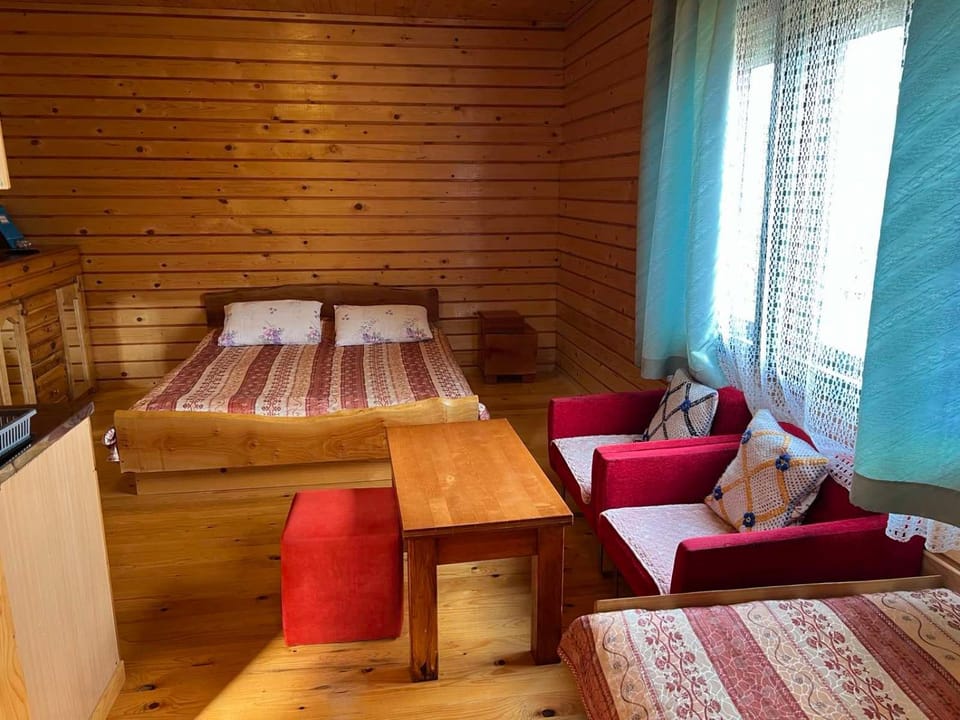 Bed, Photo of the whole room, Seating area