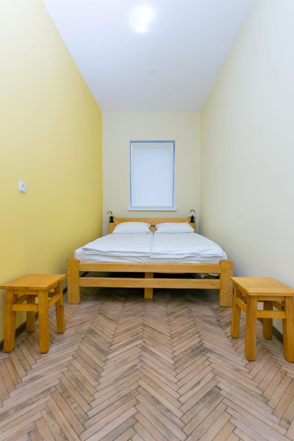 Photo of the whole room, Decorative detail