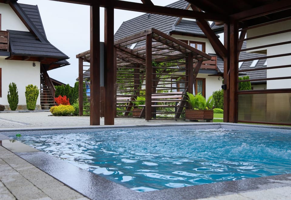 Swimming pool, Swimming pool