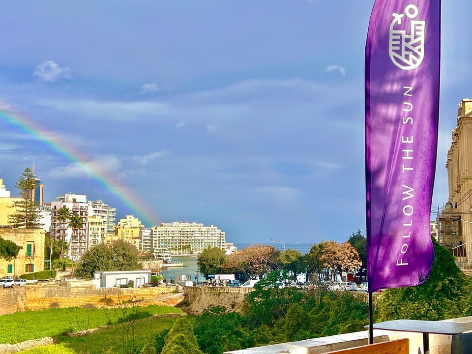 Property building, Restaurant/places to eat, Breakfast