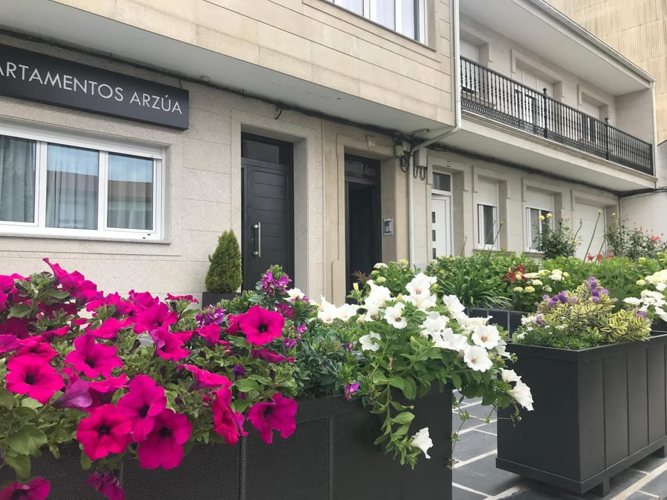 Property building, Facade/entrance, Property logo or sign