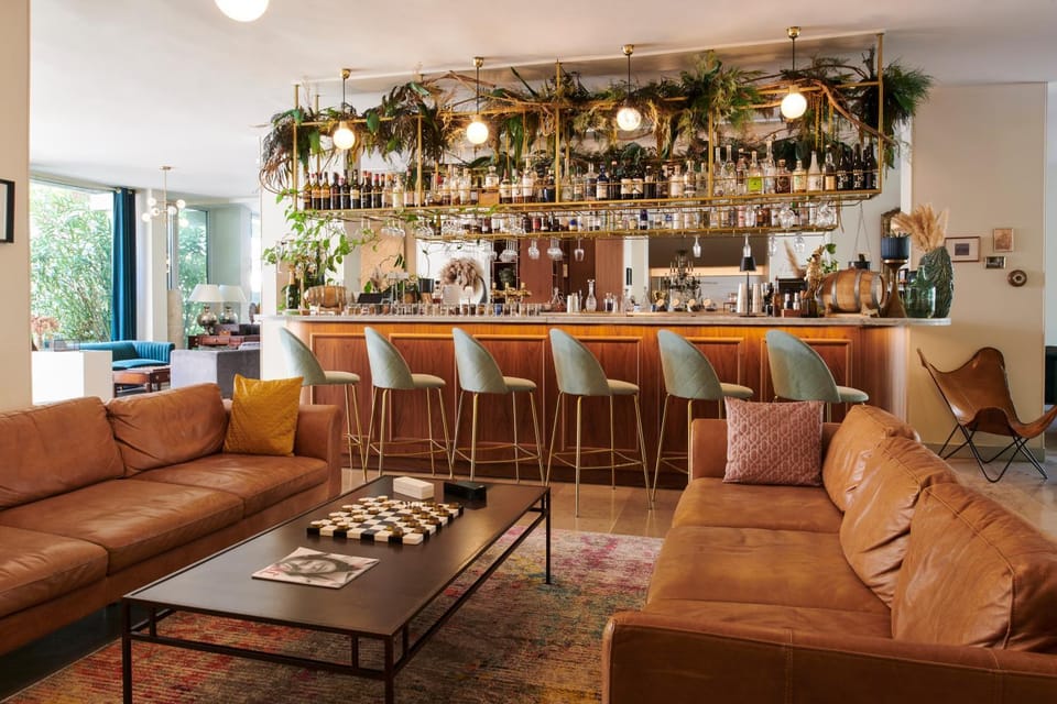 Lounge or bar