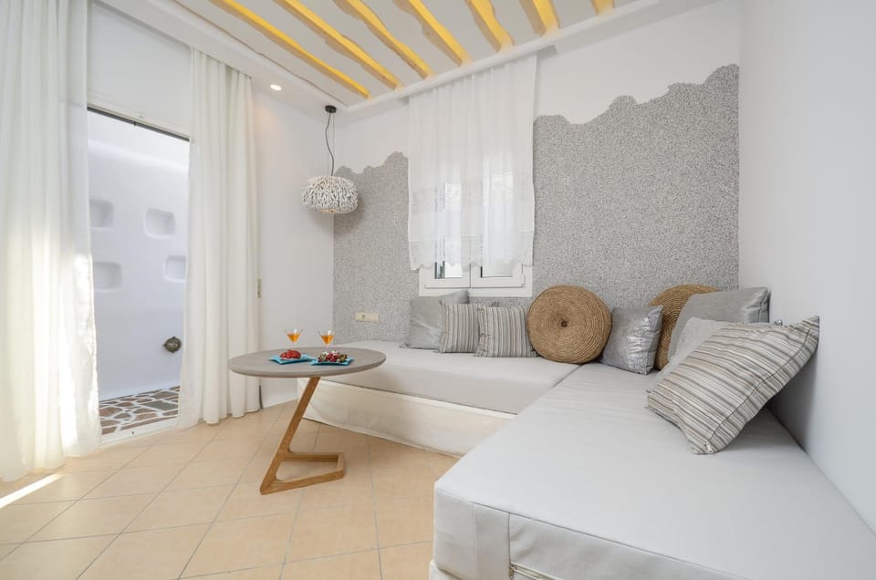 Seating area, Bedroom