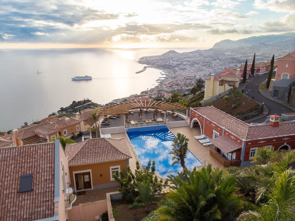 On site, City view, Sea view, Swimming pool