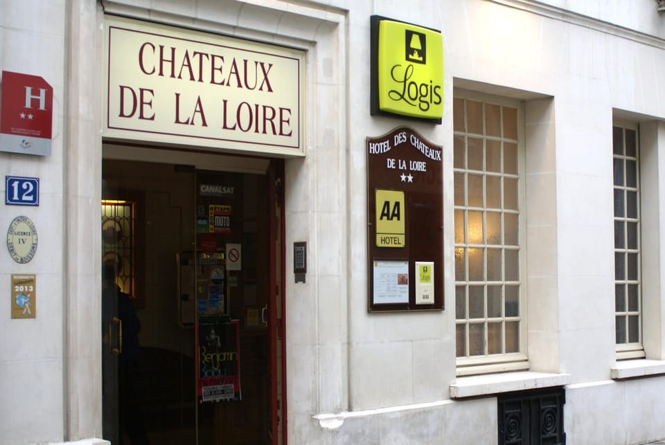 Facade/entrance, Property logo or sign, Shopping Area