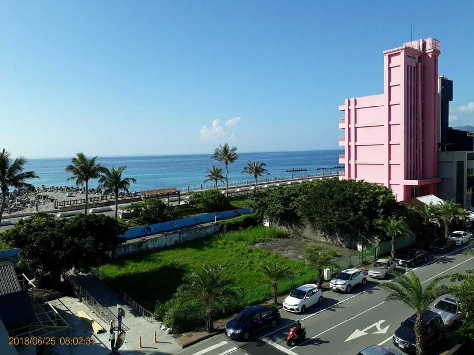 View (from property/room), City view, Garden view, Landmark view, Sea view, Quiet street view