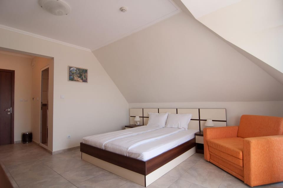 Guest House Hiora Bed and Breakfast in Burgas Province
