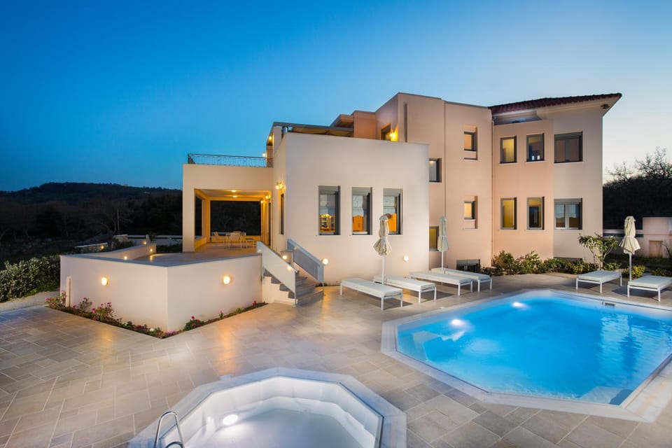 Balcony/Terrace, Swimming pool