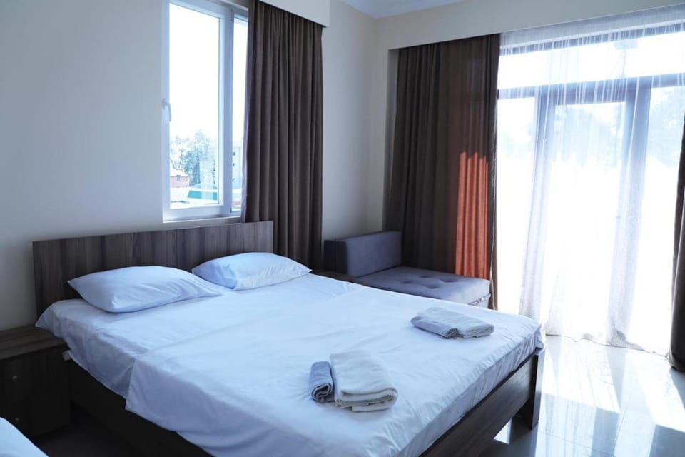 Bed, towels