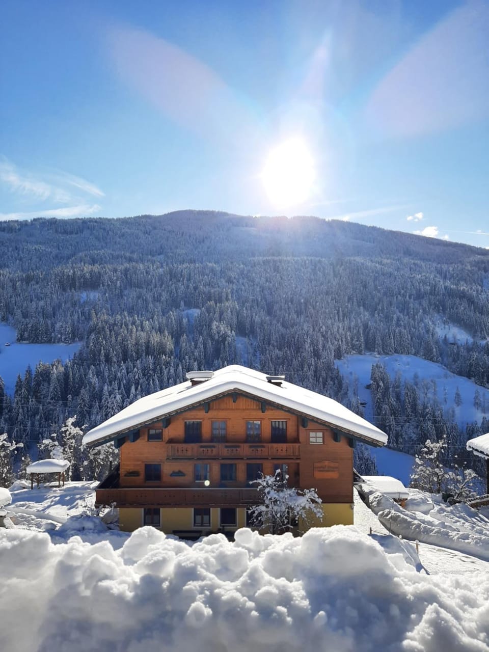 Property building, Day, Natural landscape, Winter, Mountain view