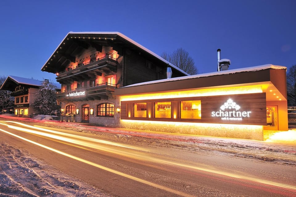 Facade/entrance, Night, Winter