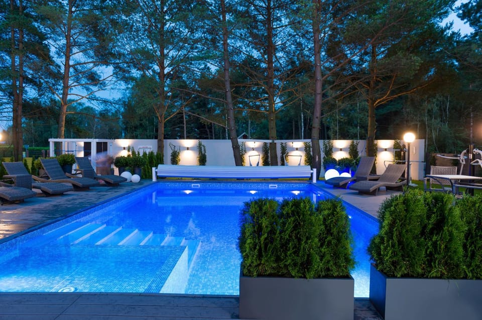 Swimming pool, Swimming pool