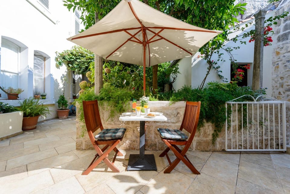 Patio, Balcony/Terrace, Seating area, Garden view