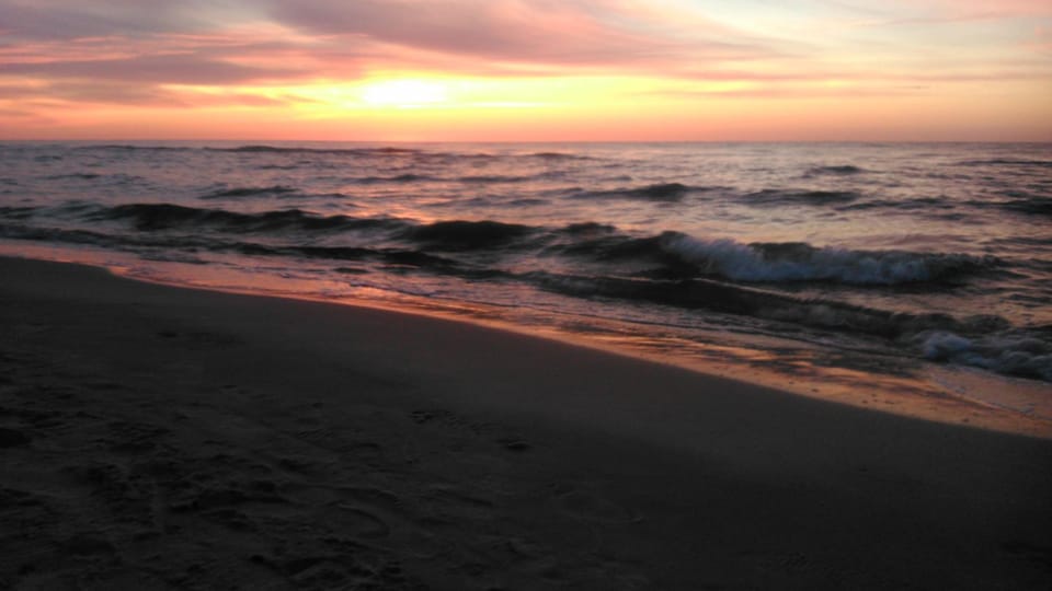 Nearby landmark, Neighbourhood, Natural landscape, Beach, Sunset