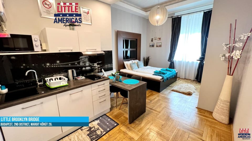 Bed, Kitchen or kitchenette, Living room, Photo of the whole room, Seating area, Dining area, Bedroom
