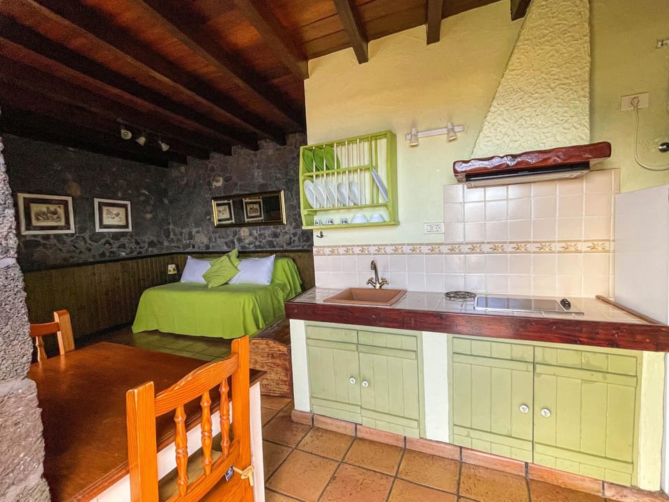 Kitchen or kitchenette, Living room, Bedroom
