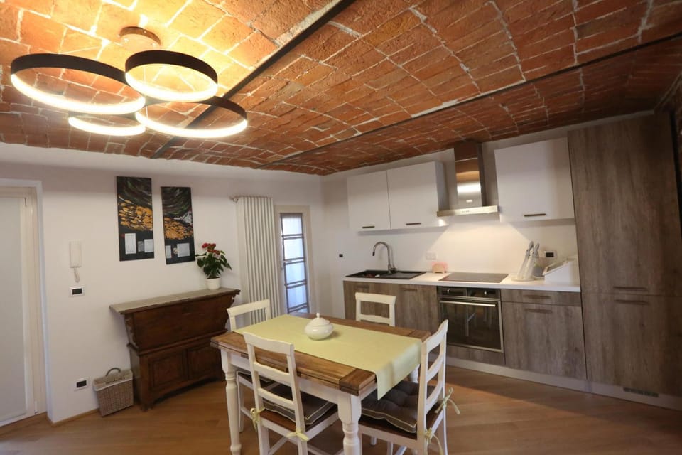 Coffee/tea facilities, Dining area
