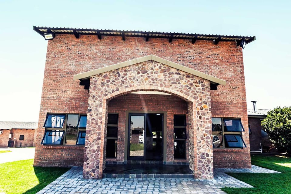 Restaurant/places to eat, Facade/entrance