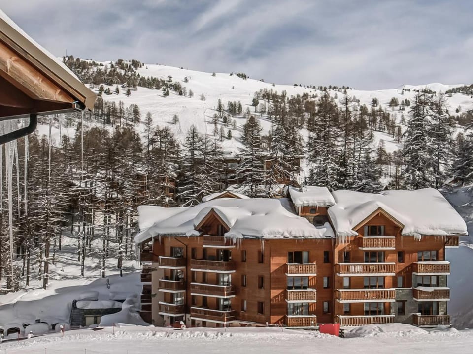 Property building, Winter, Mountain view