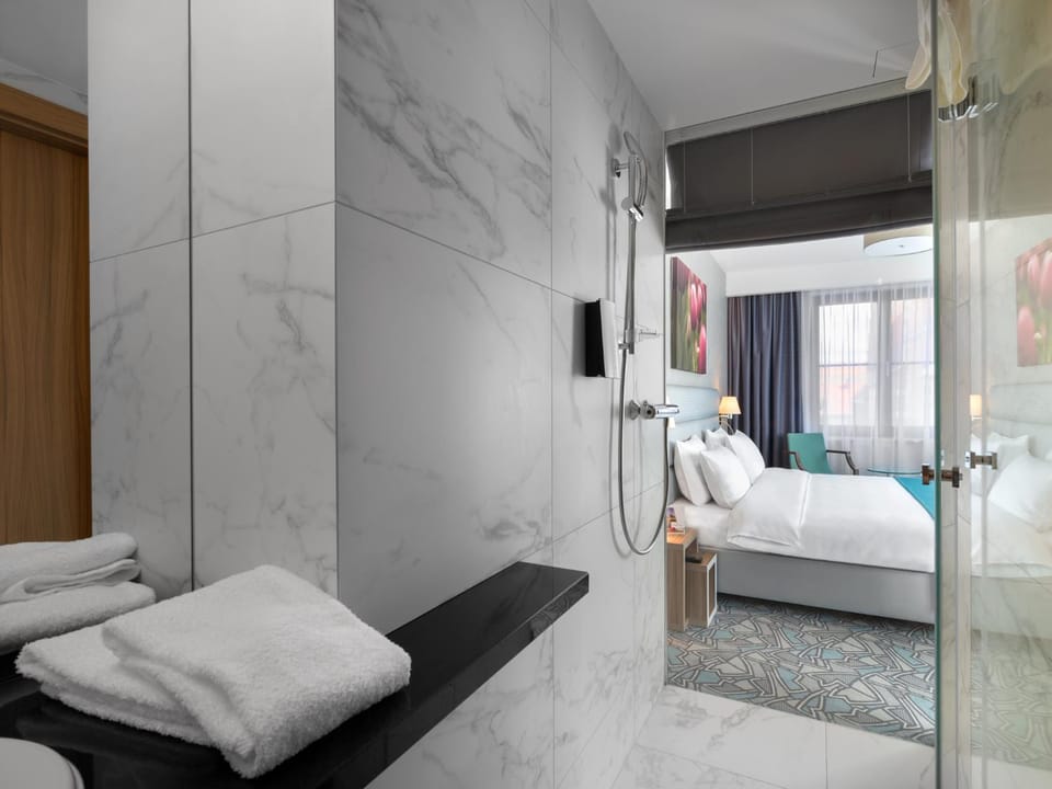 Bed, Bathroom, towels
