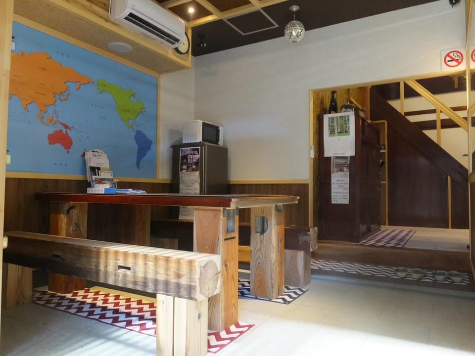 Communal lounge/ TV room