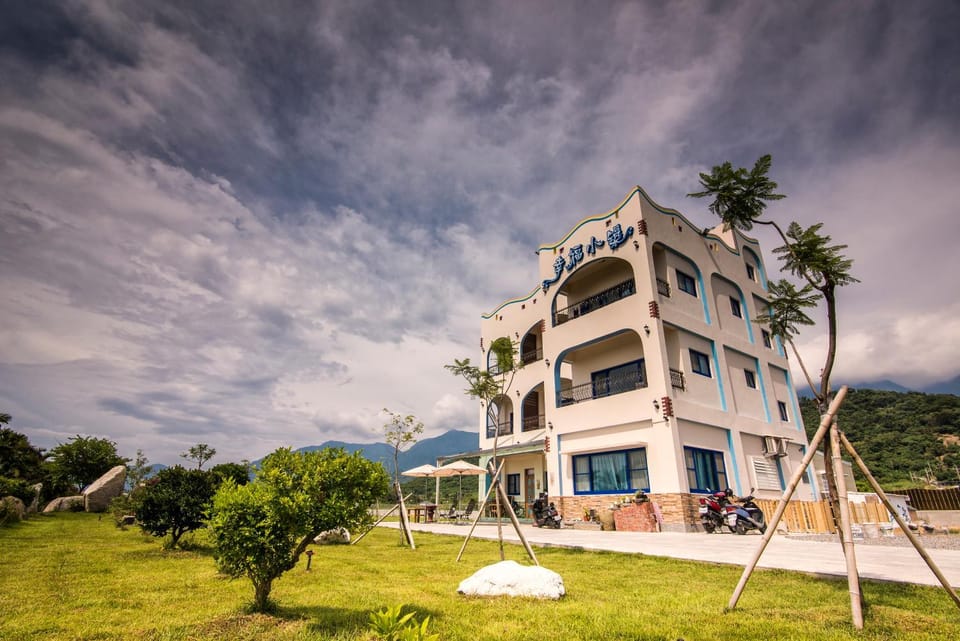 Facade/entrance, Bird's eye view, Floor plan