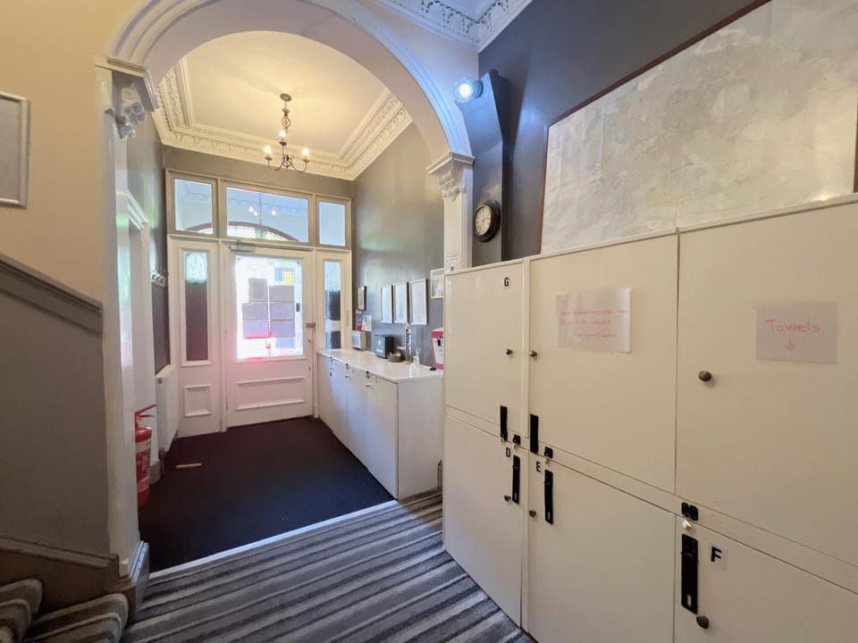 Allison House 16 Bed and Breakfast in Edinburgh