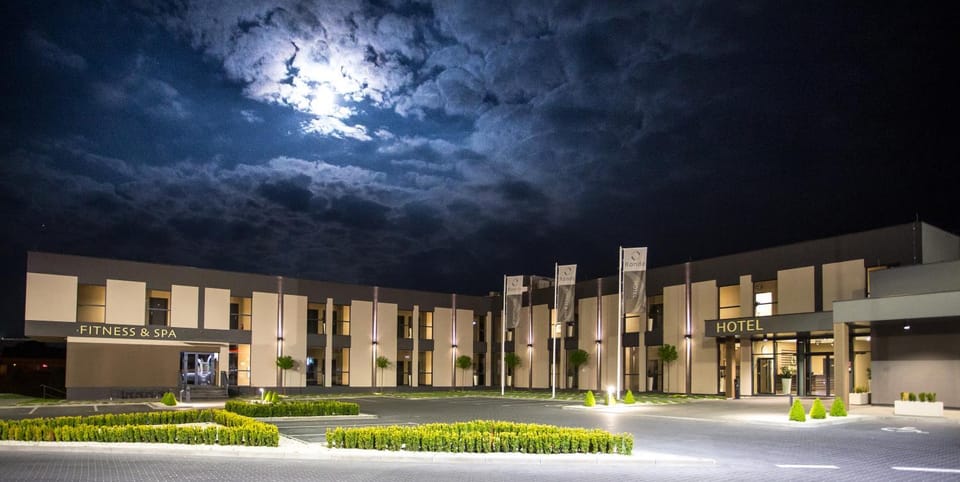 Facade/entrance, Night