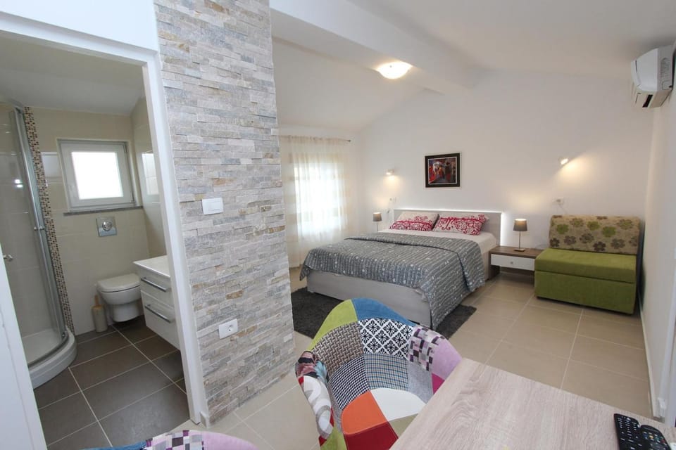 Bed, Bathroom, Kitchen or kitchenette