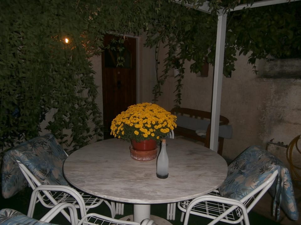 Facade/entrance, Garden