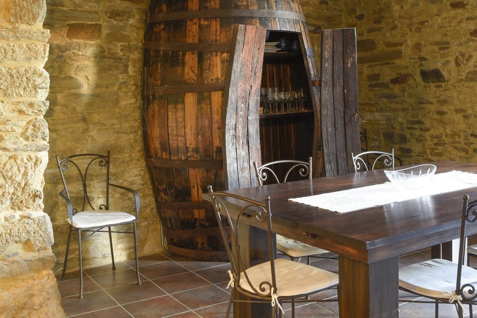 Dining area, Meals