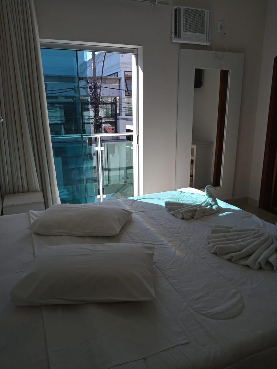 Bed, Photo of the whole room, Bedroom, air conditioner