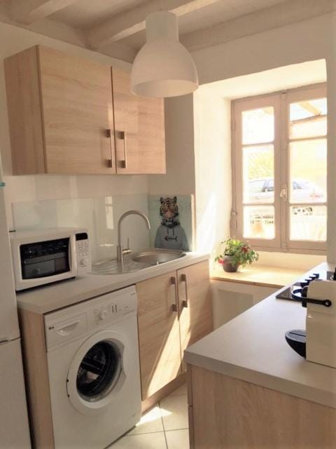 Decorative detail, Communal kitchen, City view