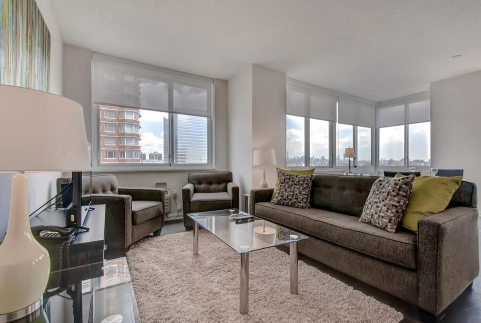 TV and multimedia, Living room, City view