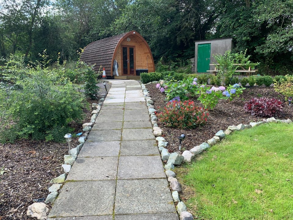Property building, Facade/entrance, Garden