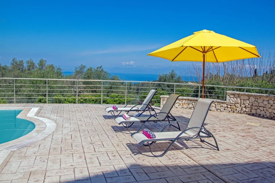 Pool view, Swimming pool, sunbed