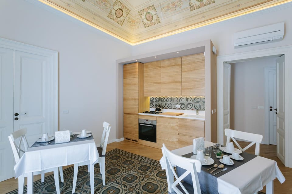 Living room, Photo of the whole room, Decorative detail, Seating area, Dining area, minibar, air conditioner, Internal: Not applicable to any particular room