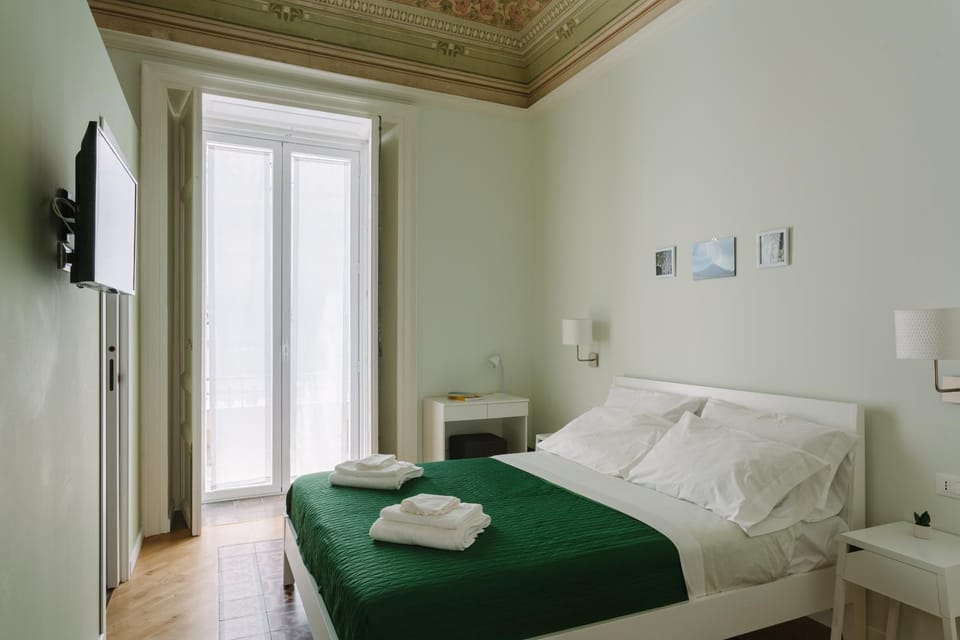 Bed, Balcony/Terrace, Photo of the whole room, Decorative detail, Bedroom