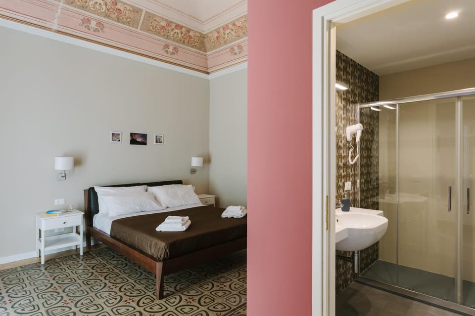 Shower, Bed, Bathroom, Photo of the whole room, Decorative detail, Bedroom