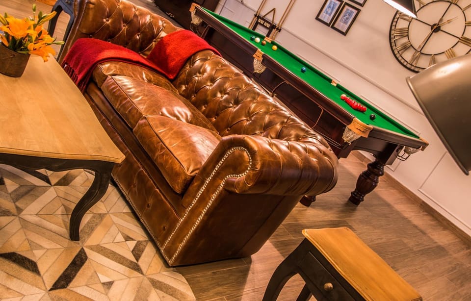Communal lounge/ TV room, Billiard