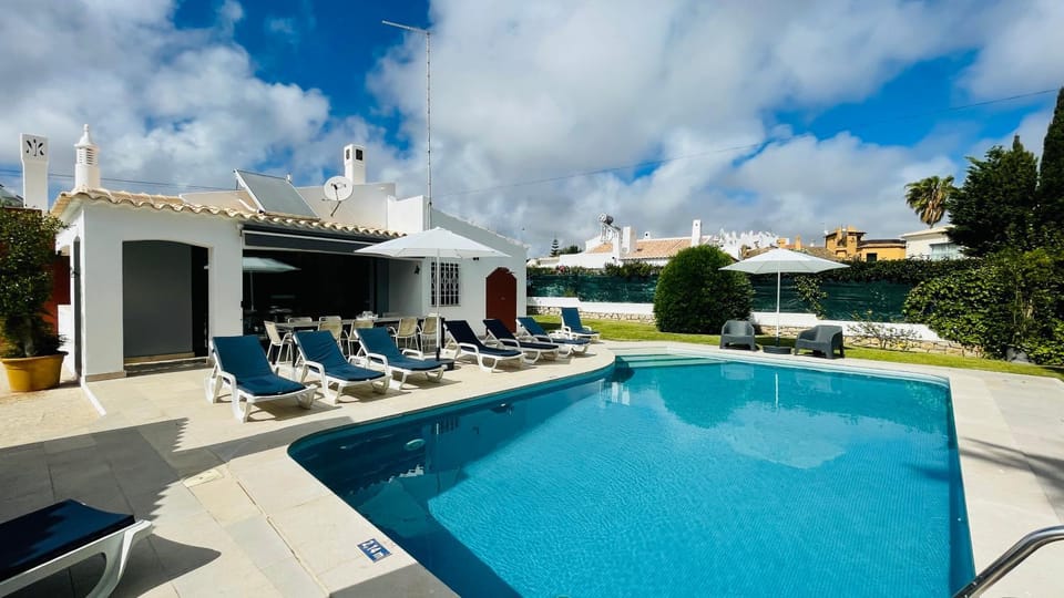 Property building, Pool view, Swimming pool, sunbed