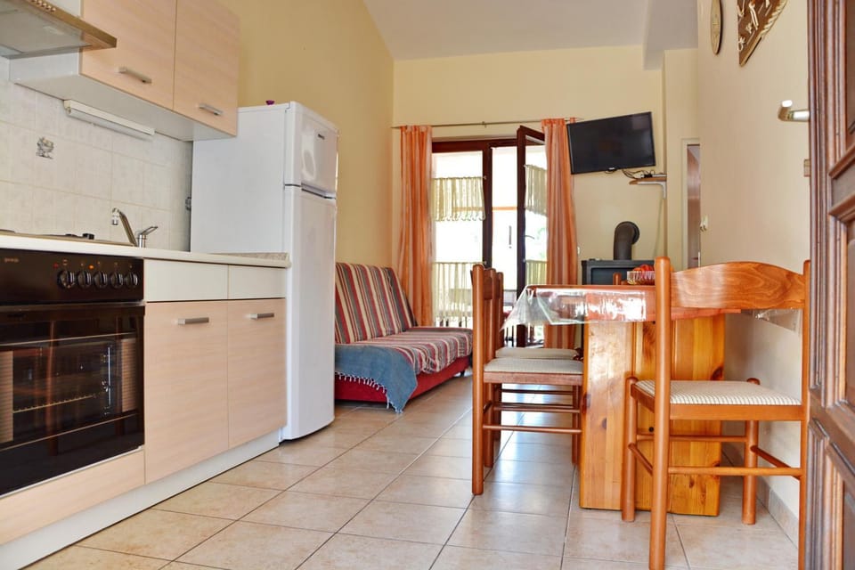 Kitchen or kitchenette, Living room, Dining area