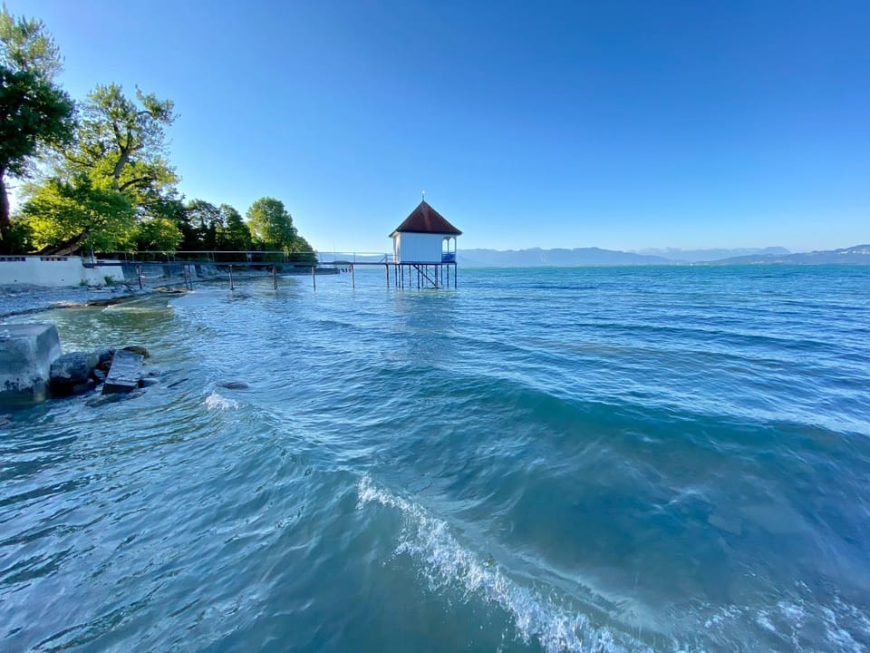 Nearby landmark, Day, Beach, Lake view