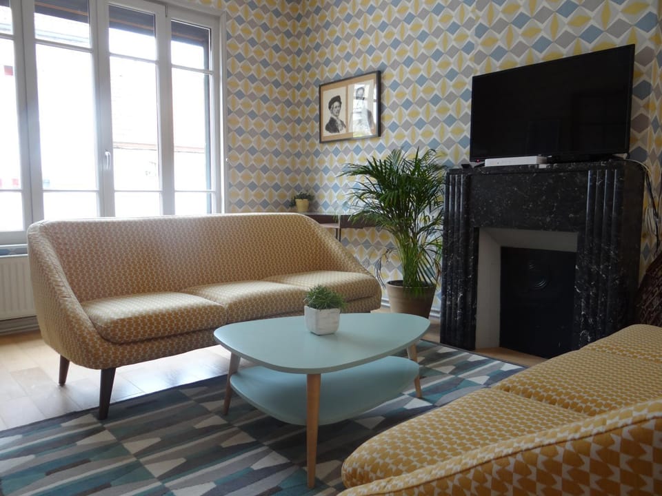 TV and multimedia, Living room, Seating area