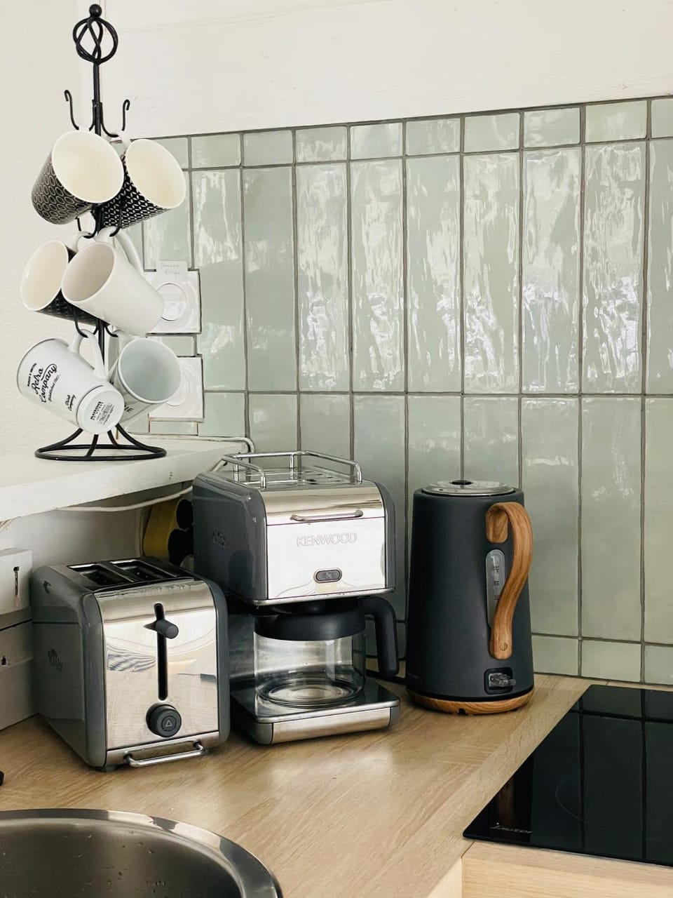 White and Sea Lodge House in Locquirec