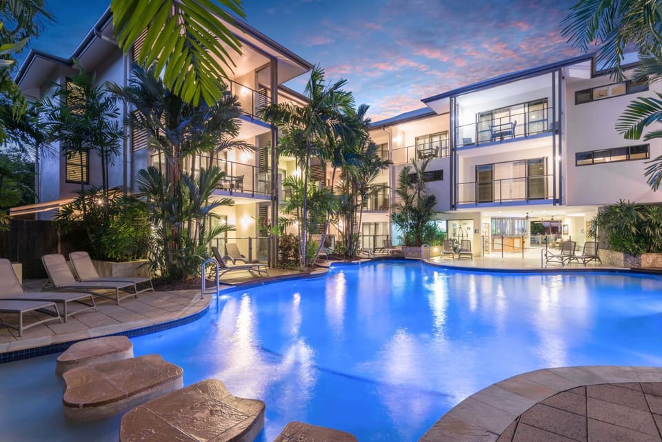 Property building, Swimming pool