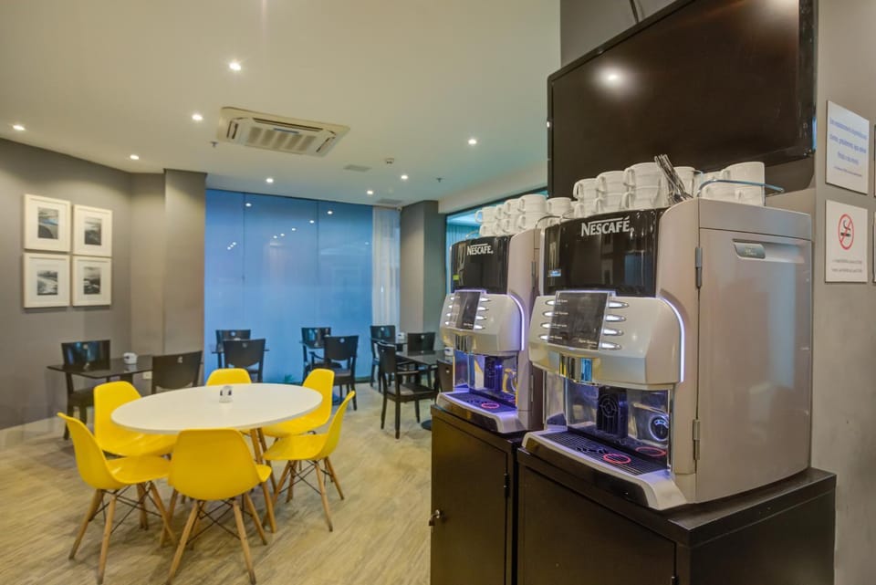 Restaurant/places to eat, Coffee/tea facilities