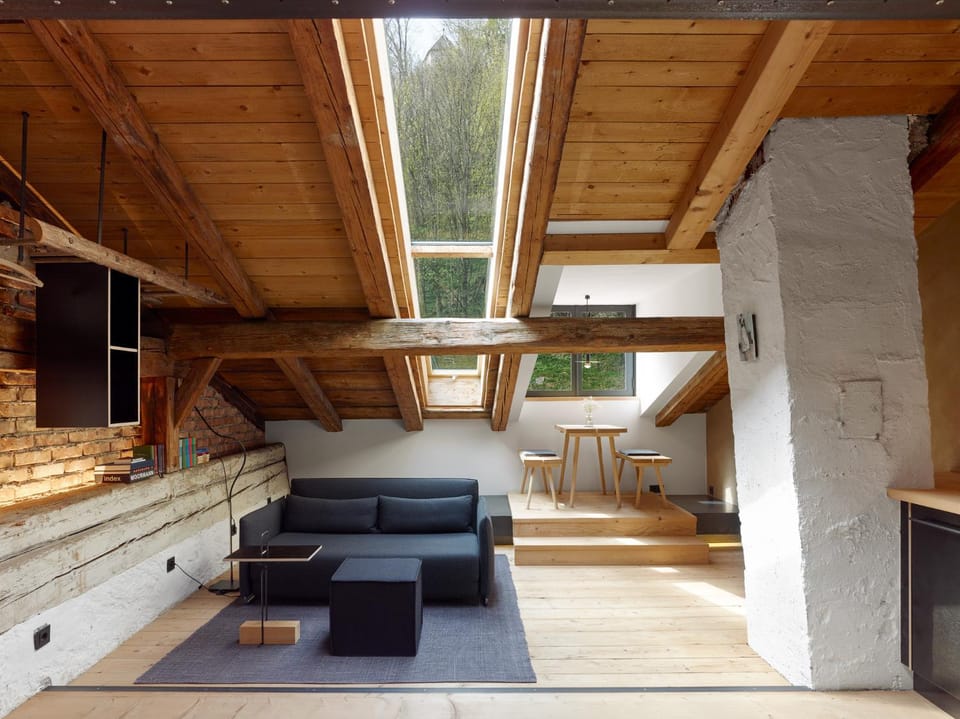 Kitchen or kitchenette, Living room, Seating area, Dining area